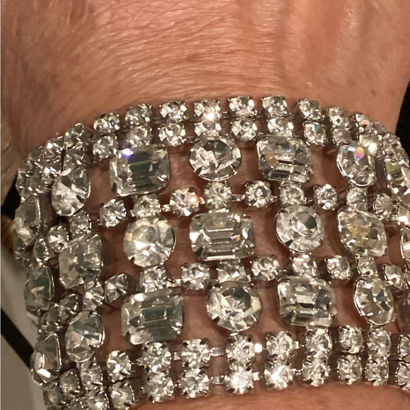 RARE VINTAGE KRAMER oF NEW YORK 11 ROW STUNNING RHINESTONE BRACELET - Picture 8 of 15